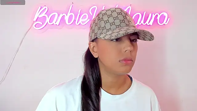 BarbieHotLaura online show from March 2025 06:42:01 PM