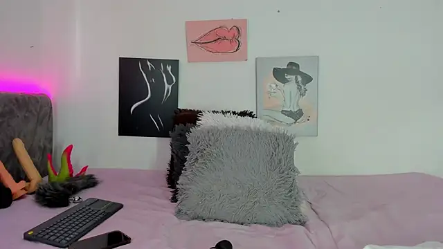 BarbieHotLaura online show from November 2025 09:48:02 PM