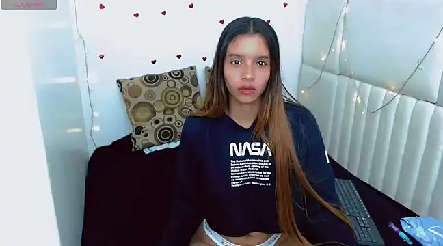 Snapshot of charlotte_0309 chatting on March 2025 04:51:02 AM charlotte 0309 online show from March 2025 04:51:02 AM