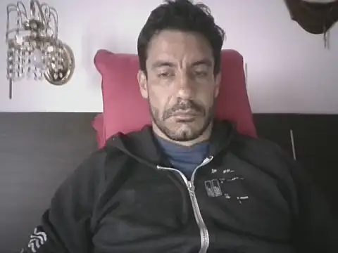 elkike1980 online show from May 2026 11:44:01 AM