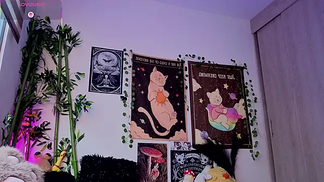 Nyx nayla online show from March 2026 09:21:01 PM