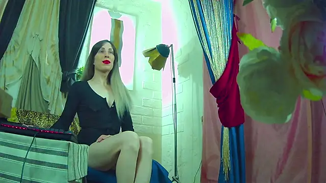 Mary Loon online show from February 2026 06:41:01 PM