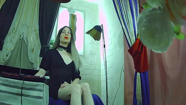 Mary Loon online show from November 2025 11:03:01 AM