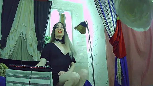 Mary Loon online show from November 2025 04:22:02 PM