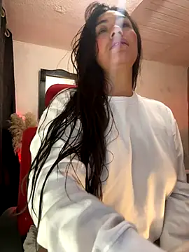 emmily d online show from October 2025 06:49:02 PM