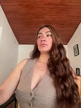 emmily d online show from June 2026 07:04:01 PM