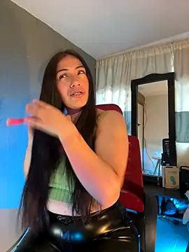 emmily d online show from November 2025 10:10:02 PM