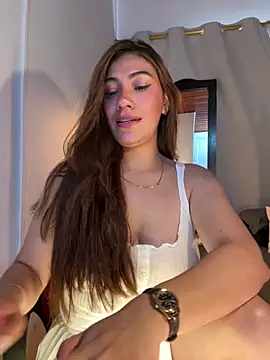 Snapshot of emmily_d chatting on May 2026 07:01:02 PM emmily d online show from May 2026 07:01:02 PM