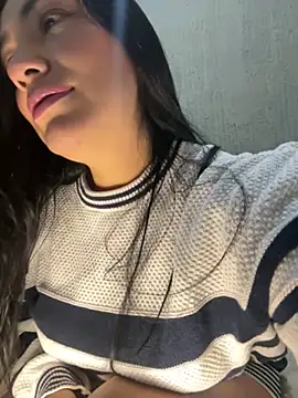 emmily d online show from November 2025 06:47:02 PM