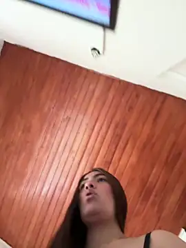 emmily d online show from April 2026 06:14:02 PM