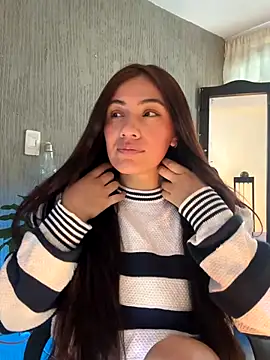 emmily d online show from December 2025 07:46:02 PM