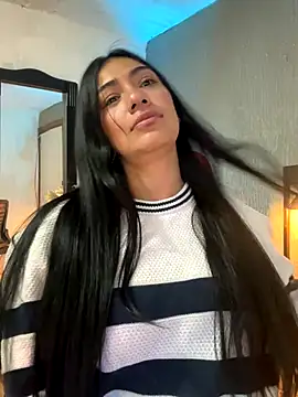 emmily d online show from November 2025 06:11:02 PM