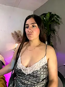 emmily d online show from September 2025 07:05:01 PM