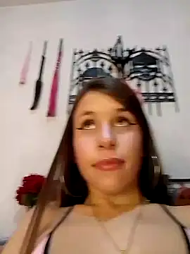 Snapshot of RubyEmerald chatting on November 2025 02:37:01 AM RubyEmerald online show from November 2025 02:37:01 AM