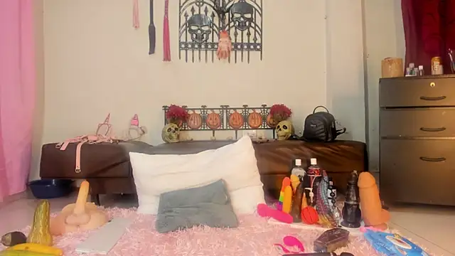 Snapshot of RubyEmerald chatting on November 2025 12:25:01 AM RubyEmerald online show from November 2025 12:25:01 AM