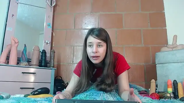 Snapshot of RubyEmerald chatting on February 2026 12:05:01 PM RubyEmerald online show from February 2026 12:05:01 PM