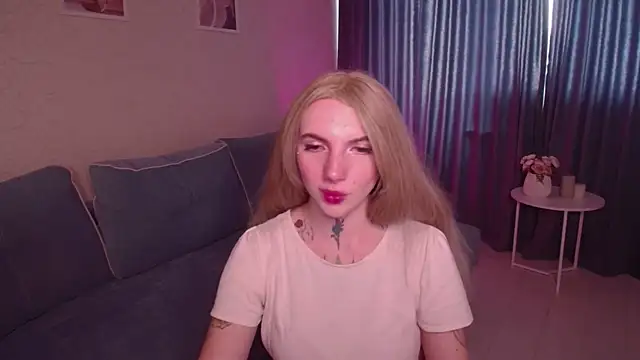 Snapshot of AnneTenet chatting on September 2025 09:25:01 AM AnneTenet online show from September 2025 09:25:01 AM