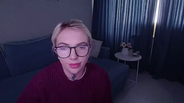 Snapshot of AnneTenet chatting on October 2025 09:22:01 AM AnneTenet online show from October 2025 09:22:01 AM