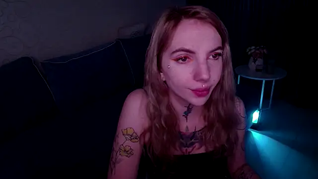 Snapshot of AnneTenet chatting on October 2025 07:09:02 AM AnneTenet online show from October 2025 07:09:02 AM