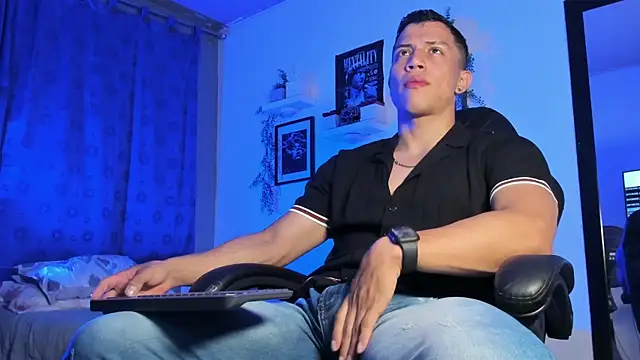 ThomsEvery  online show from November 2025 11:52:02 PM