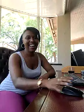 Snapshot of YourDreamLady22 chatting on January 2025 11:02:02 AM YourDreamLady22 online show from January 2025 11:02:02 AM