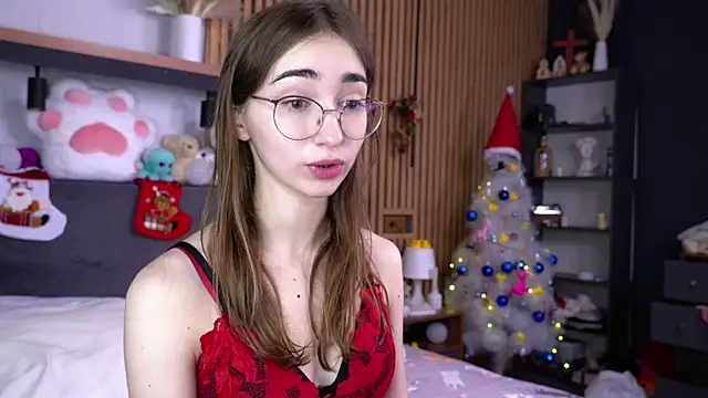 Snapshot of PollyBeev chatting on November 2025 08:04:01 AM PollyBeev online show from November 2025 08:04:01 AM