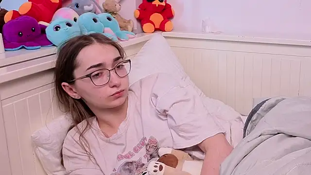PollyBeev online show from May 2026 07:52:02 AM