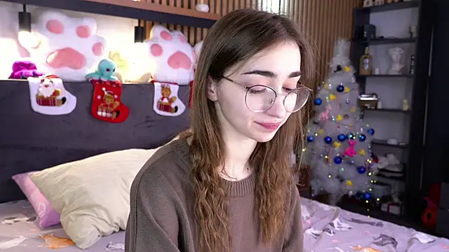 Snapshot of PollyBeev chatting on November 2025 08:04:02 AM PollyBeev online show from November 2025 08:04:02 AM