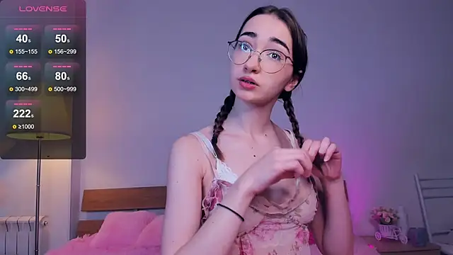 PollyBeev online show from February 2025 11:23:02 AM