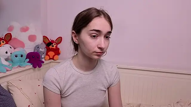 PollyBeev online show from July 2026 07:19:02 AM