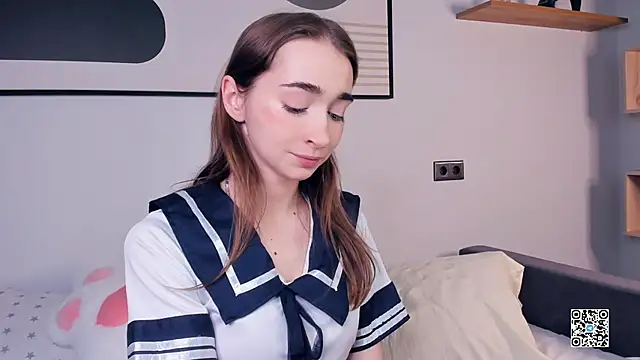 PollyBeev online show from September 2025 07:42:02 AM