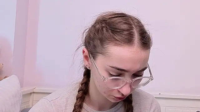 PollyBeev online show from June 2026 07:38:02 AM