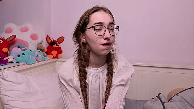 PollyBeev online show from May 2026 06:41:01 AM