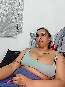 Snapshot of GORGEOUSLIPS chatting on December 2025 09:25:02 PM GORGEOUSLIPS online show from December 2025 09:25:02 PM