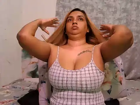 GORGEOUSLIPS online show from May 2026 05:53:02 PM
