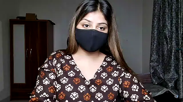 Hoty-Shivangi online show from May 2026 01:41:01 PM