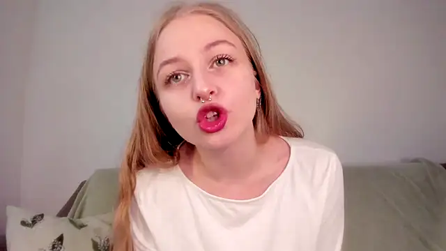 MiaMews online show from March 2026 04:07:01 PM