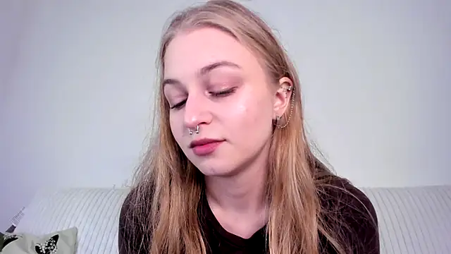 MiaMews online show from February 2026 11:37:01 PM