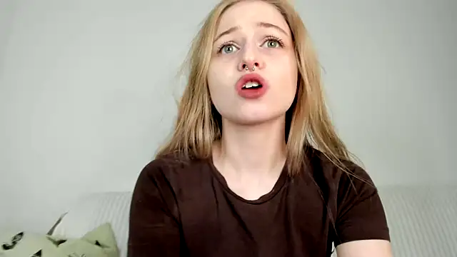 MiaMews online show from April 2026 07:13:02 AM