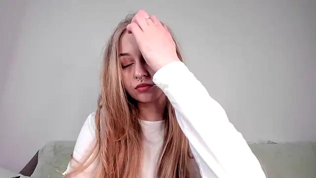 MiaMews online show from March 2026 04:00:01 PM