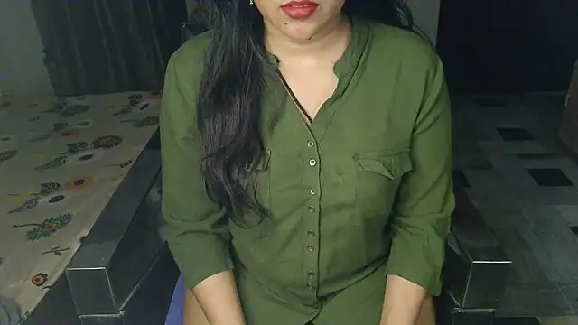 Snapshot of aarushi_sharmaa chatting on July 2026 01:18:02 PM aarushi sharmaa online show from July 2026 01:18:02 PM