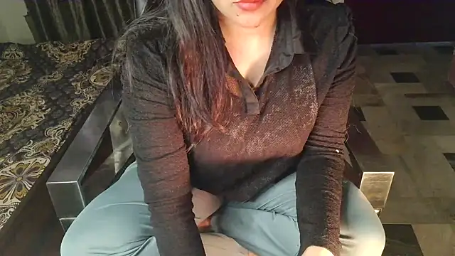 aarushi sharmaa online show from February 2026 04:12:02 AM