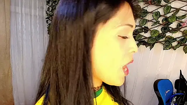 MOMMYJEVAA online show from March 2025 01:23:02 PM