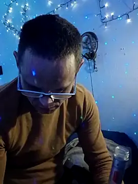 Snapshot of Buffshagswell chatting on November 2025 02:05:01 AM Buffshagswell online show from November 2025 02:05:01 AM