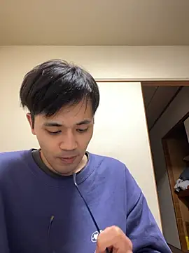 Snapshot of ryusei18570 chatting on December 2025 01:10:01 PM ryusei18570 online show from December 2025 01:10:01 PM