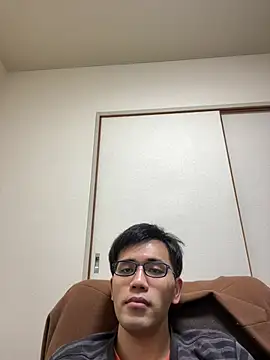 Snapshot of ryusei18570 chatting on March 2025 05:45:01 PM ryusei18570 online show from March 2025 05:45:01 PM