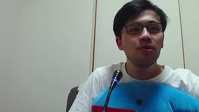 Snapshot of ryusei18570 chatting on September 2025 01:54:01 PM ryusei18570 online show from September 2025 01:54:01 PM