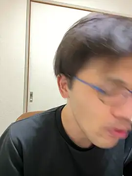 Snapshot of ryusei18570 chatting on December 2024 02:27:01 PM ryusei18570 online show from December 2024 02:27:01 PM