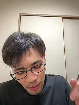 Snapshot of ryusei18570 chatting on January 2025 01:47:01 PM ryusei18570 online show from January 2025 01:47:01 PM