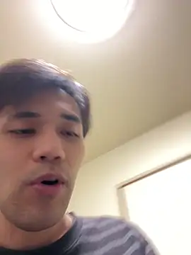 Snapshot of ryusei18570 chatting on February 2025 03:27:01 PM ryusei18570 online show from February 2025 03:27:01 PM